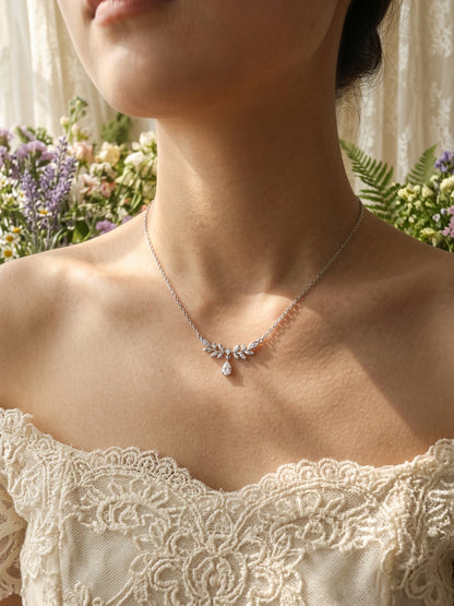 Laurel Grove Necklace