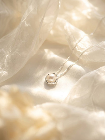 Muse Halo Necklace