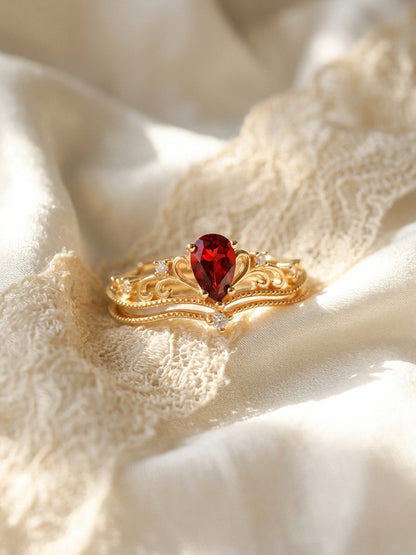 Scarlet Crown Ring Set